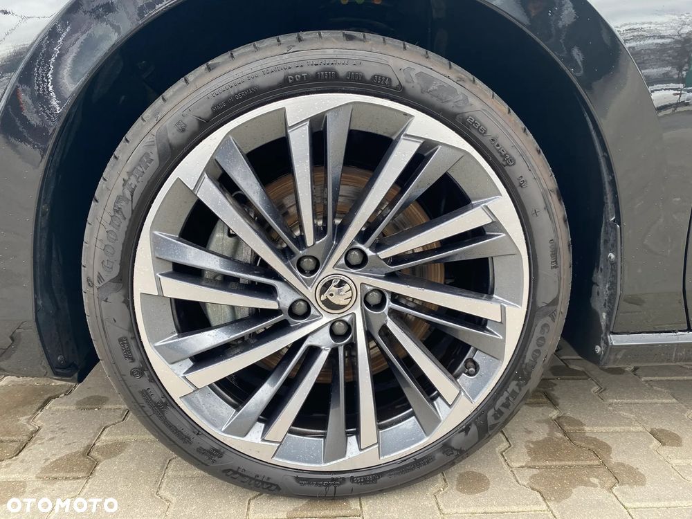 Skoda Superb 2.0 TDI SCR 4x4 L&K DSG - 11