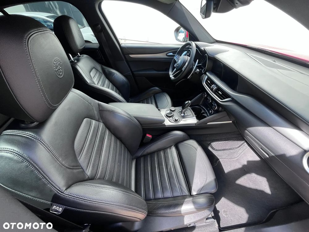 Alfa Romeo Stelvio 2.0 Turbo Executive Q4 - 8