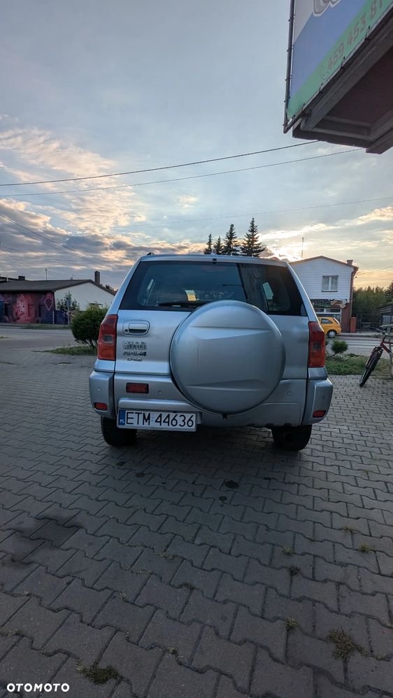 Toyota RAV4 2.0 D-4D 4x4 - 5