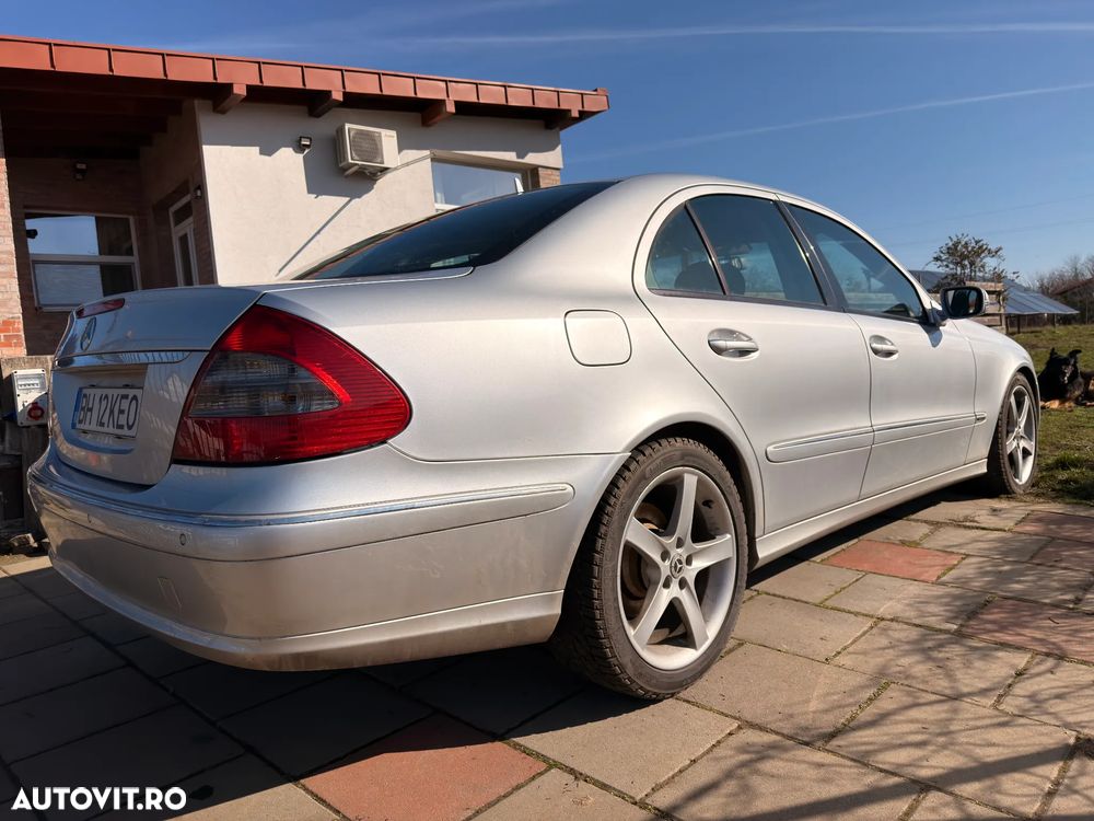 Mercedes-Benz E 220 CDI Elegance - 4