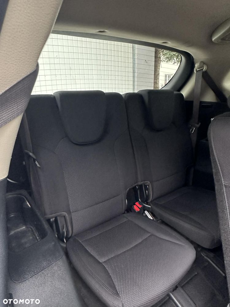 Kia Carens 1.7 CRDi 115 Dream Team Edition - 34