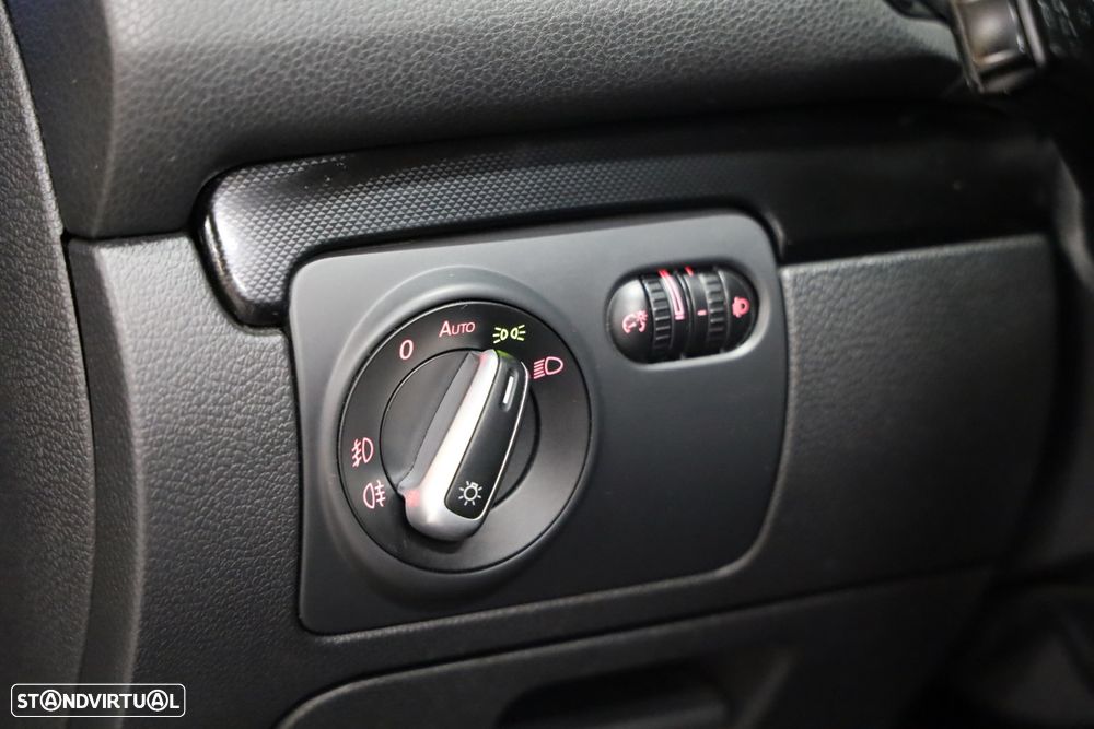 VW Golf 2.0 TDi Confortline - 18