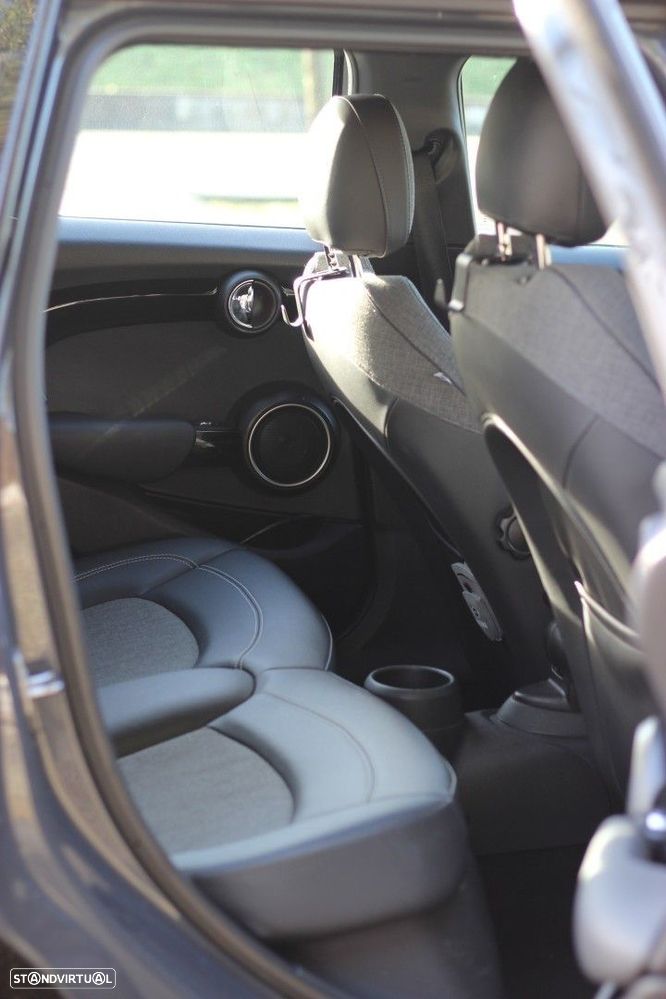 MINI 5 Portas Cooper SD Auto Desportiva - 25