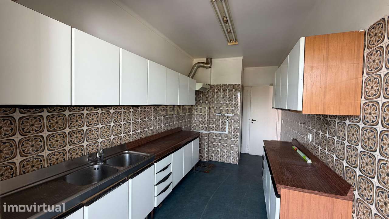 Apartamento T3 COM VISTA MAR | PAREDE | A 2 MIN DA PRAIA DE CARCAVELOS - Grande imagem: 4/39