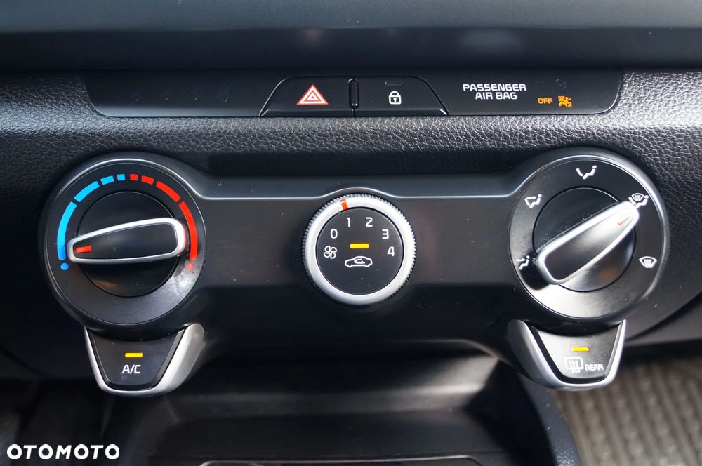 Kia Rio 1.2 L Business Line - 37