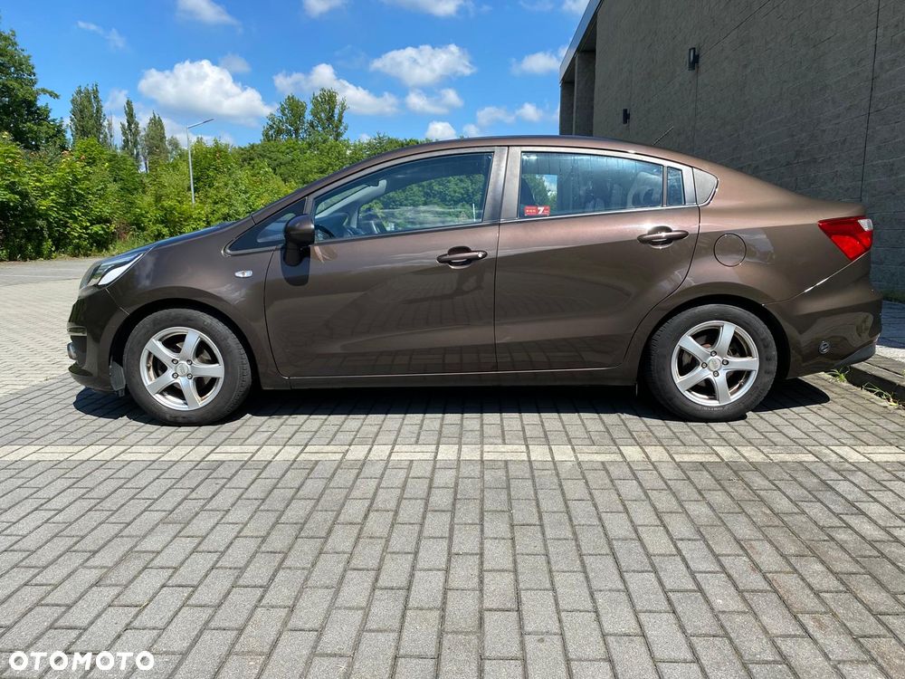 Kia Rio 1.2 L - 2