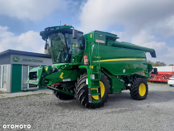 John Deere T560
