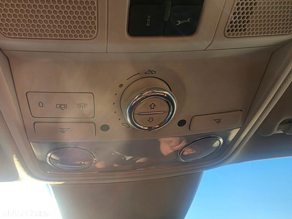 Volkswagen Passat - 13