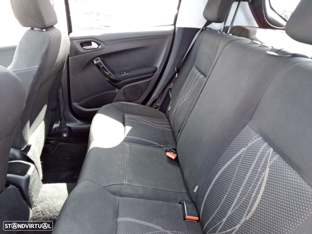 Peugeot 208 1.4 HDi Active - 18