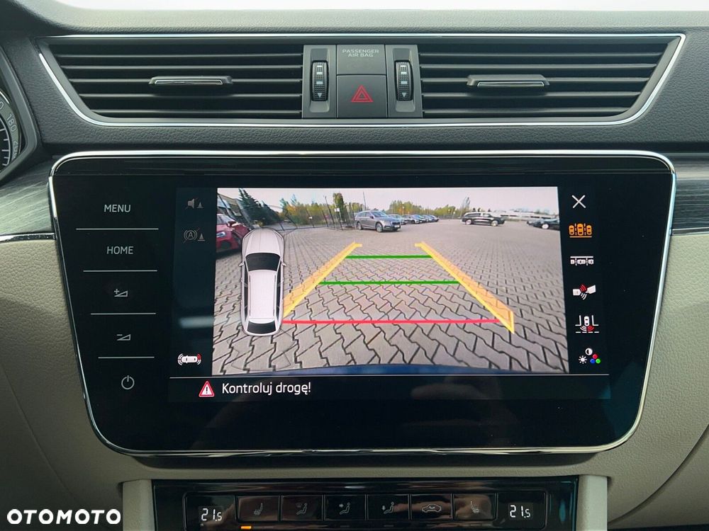 Skoda Superb 2.0 TDI SCR Style DSG - 30