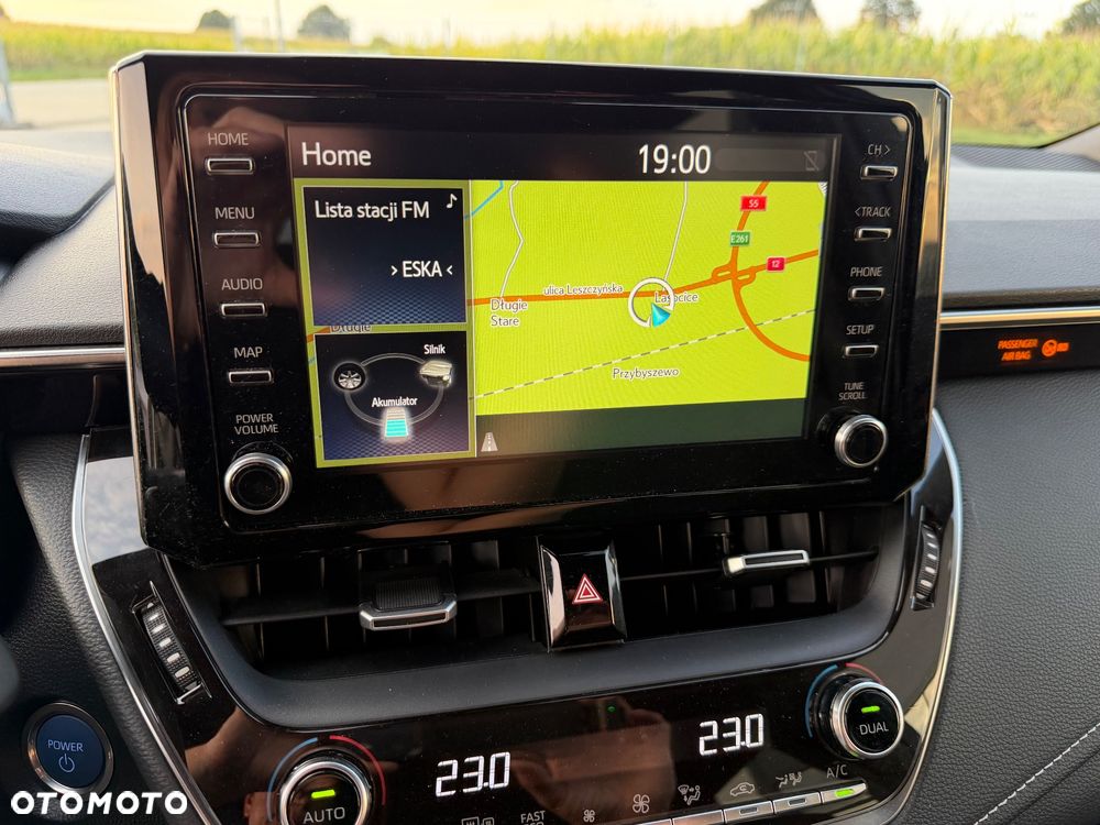 Toyota Corolla 2.0 Hybrid Executive - 35