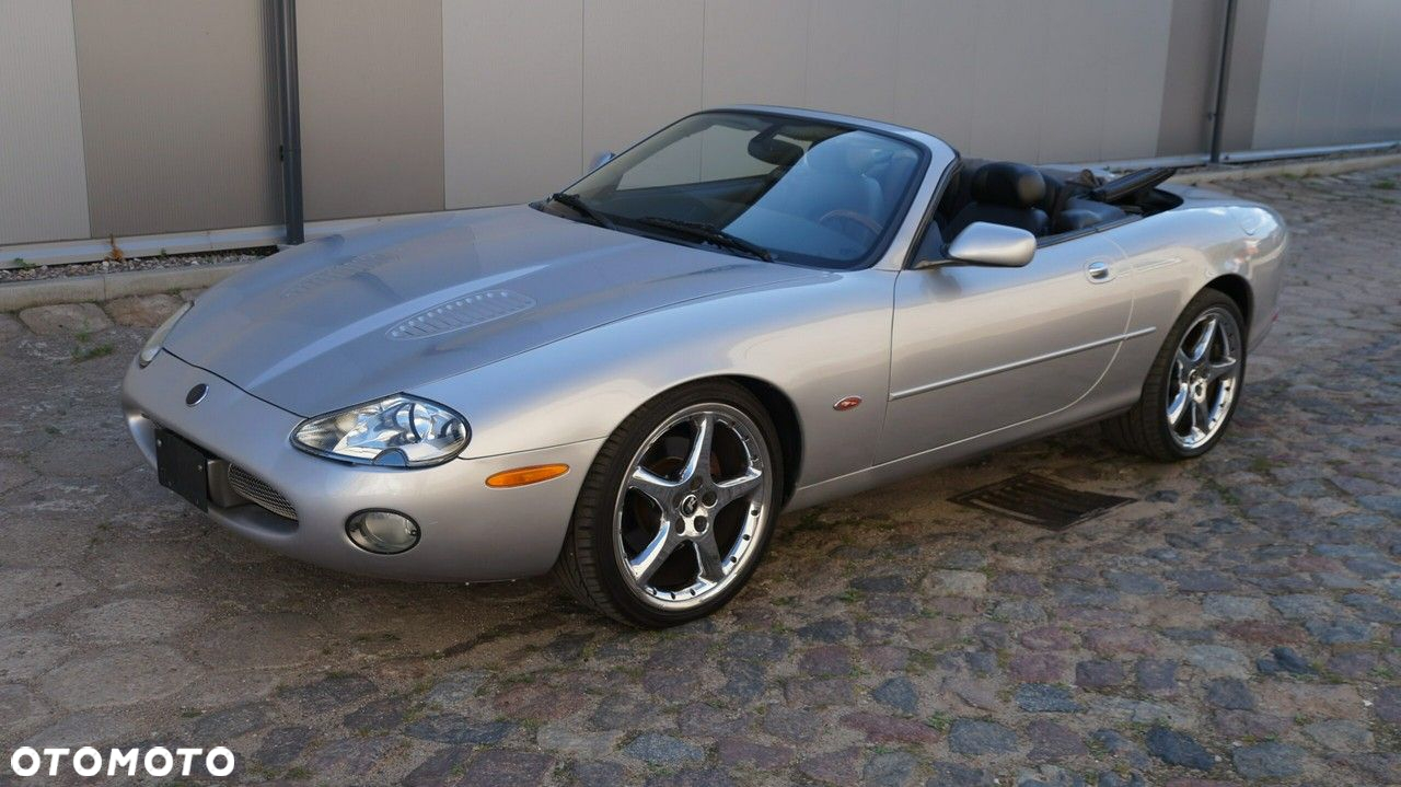 Jaguar XK8 - 16