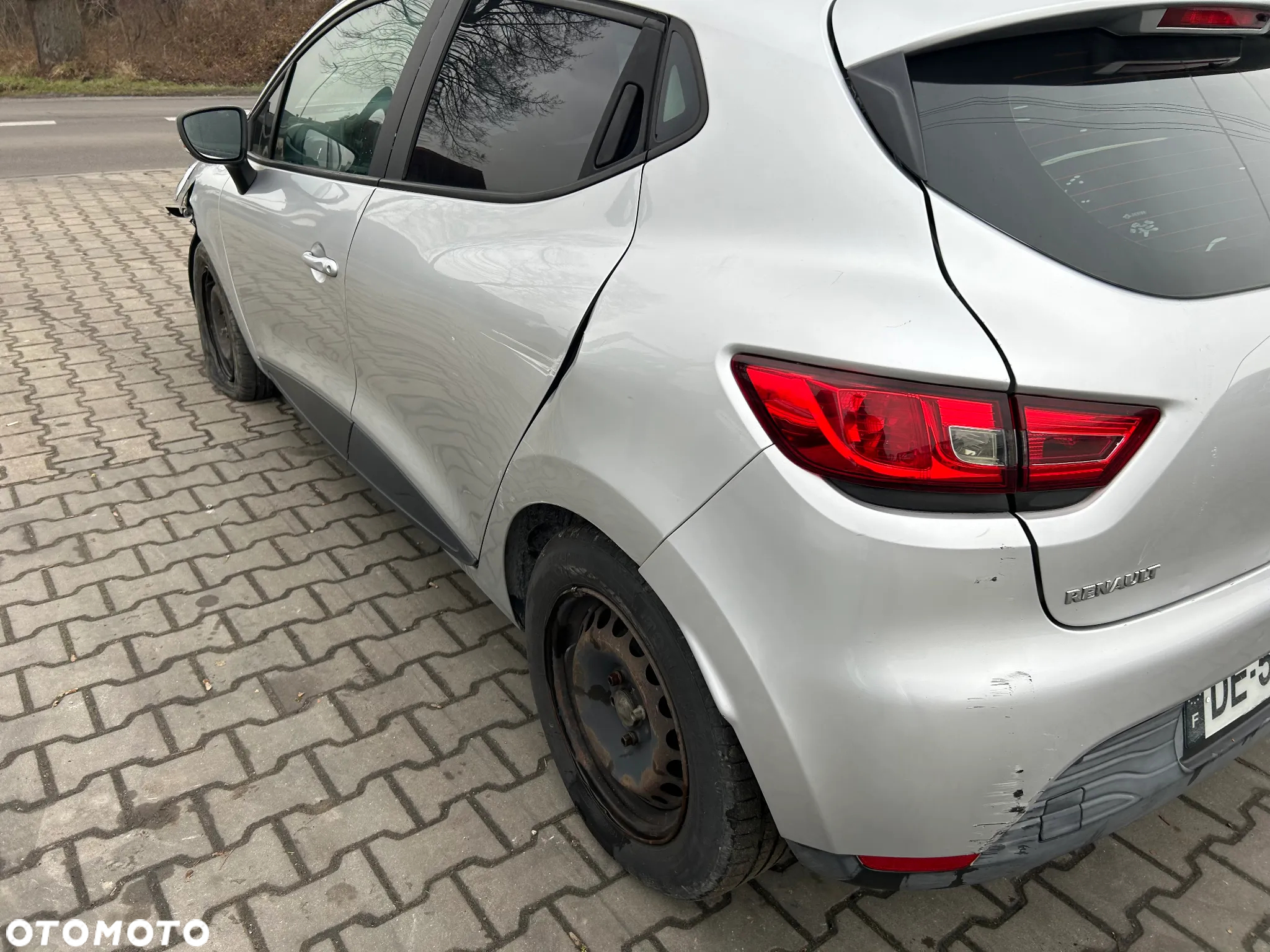 Renault Clio - 36