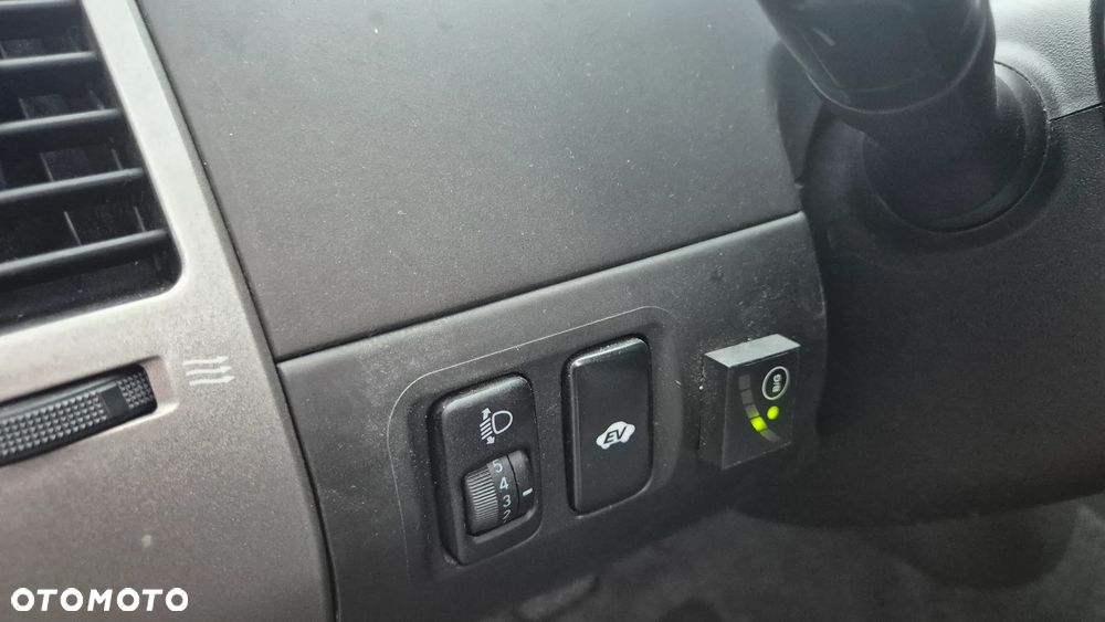 Toyota Prius 1.5 VVT-i Sol - 11