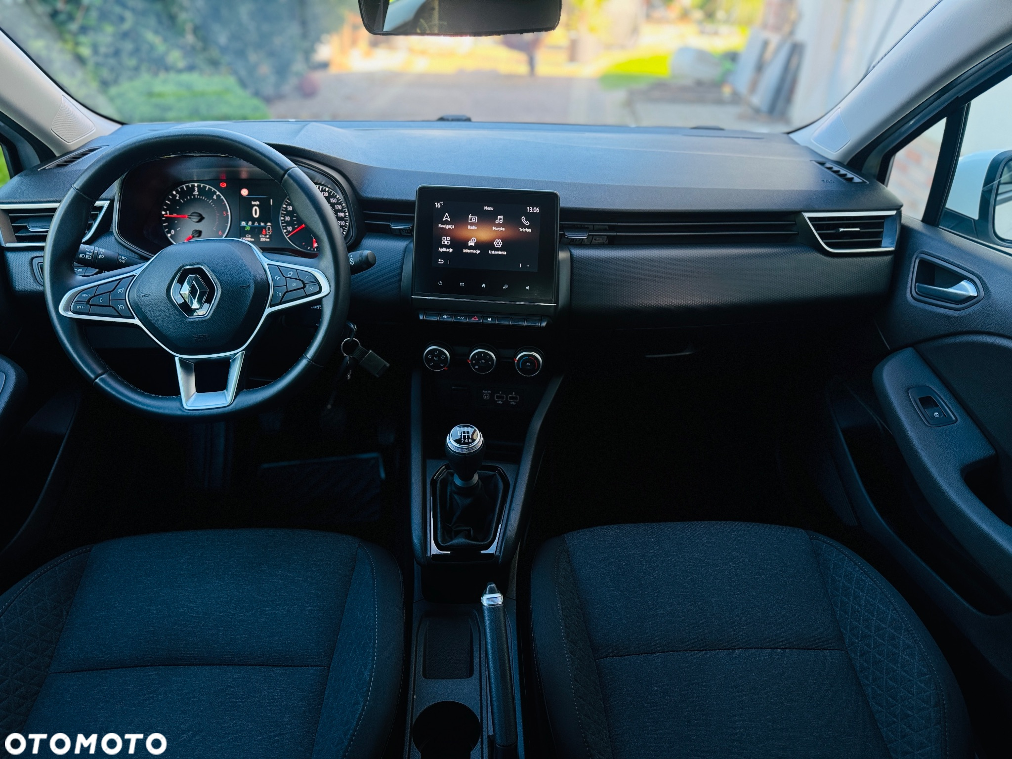 Renault Clio BLUE dCi 100 BUSINESS EDITION - 18