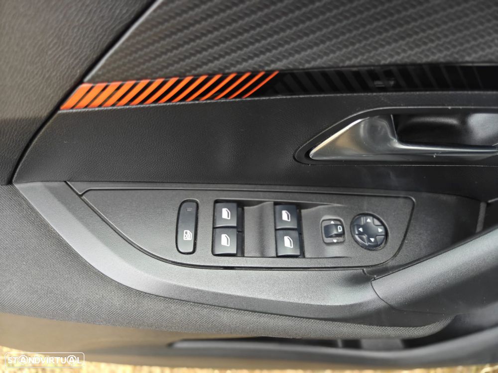 Peugeot 2008 1.2 PureTech Active Pack - 24