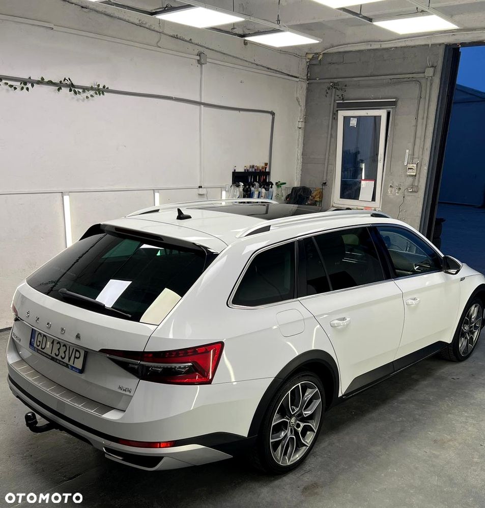 Skoda Superb 2.0 TDI SCR 4x4 Scout DSG - 6