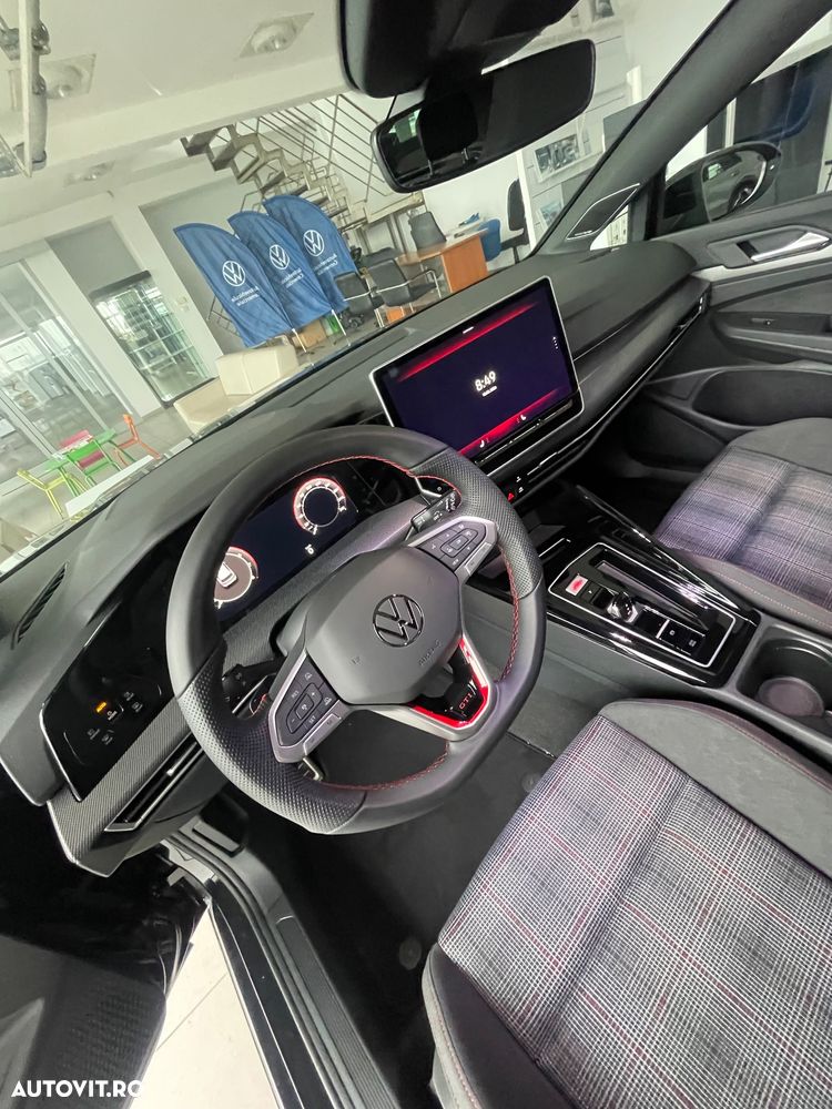 Volkswagen Golf - 24