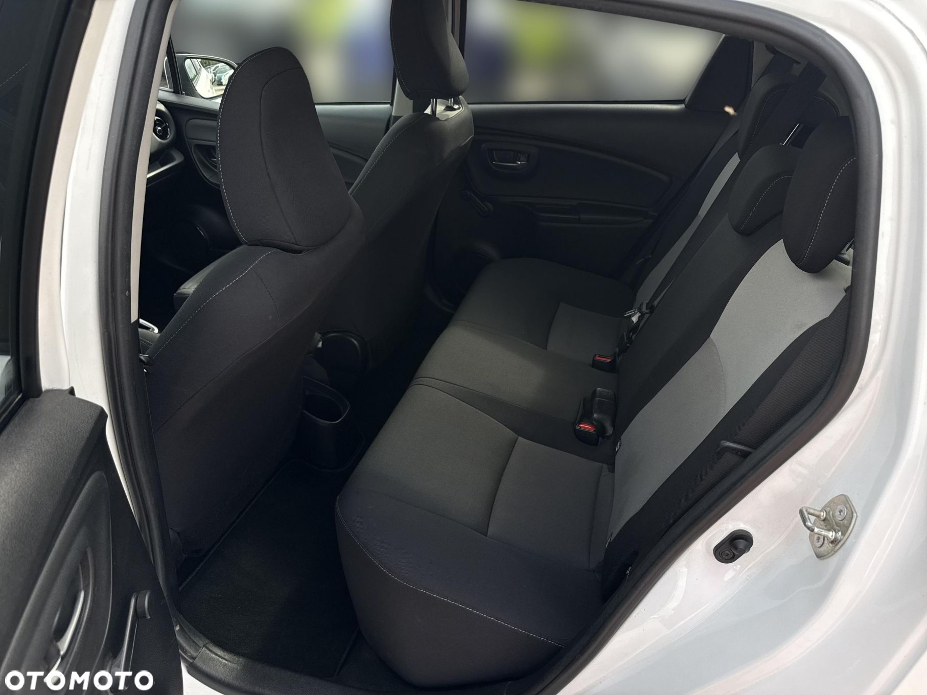 Toyota Yaris - 10
