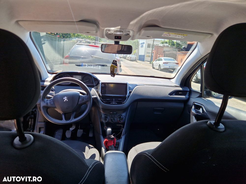 Peugeot 208 PureTech 82 Start & Stop Active - 11