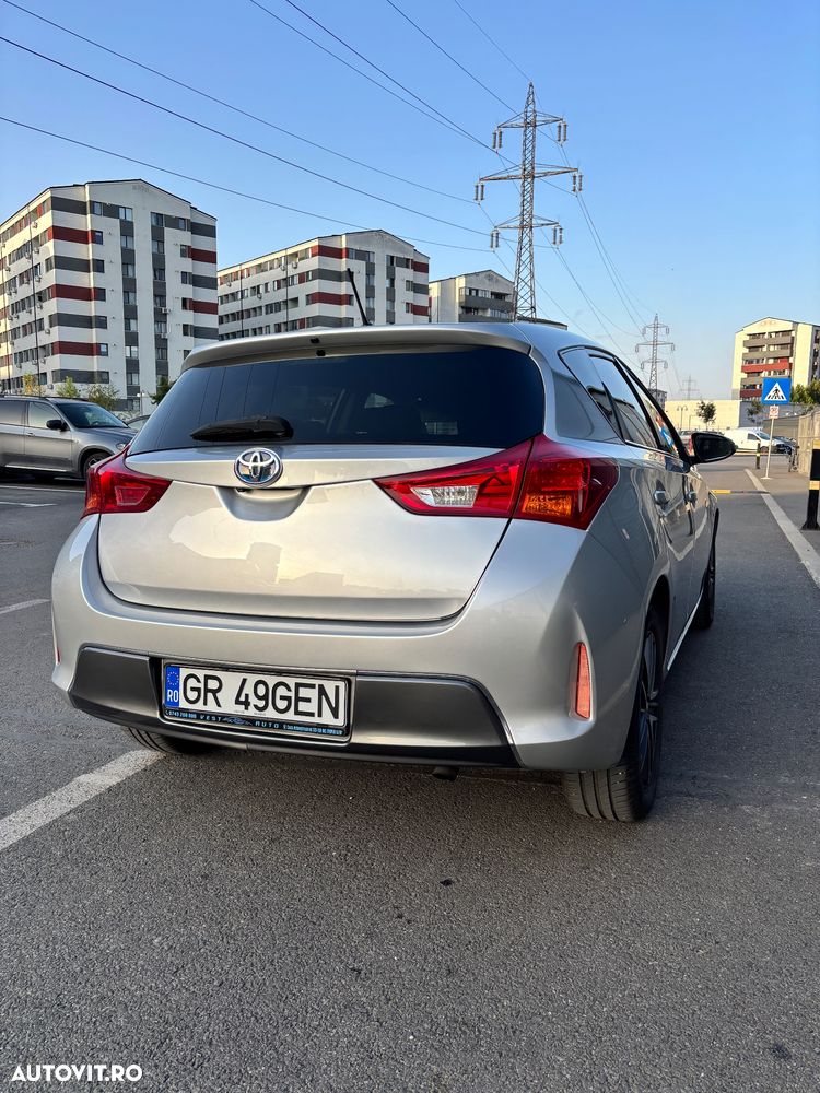 Toyota Auris - 4