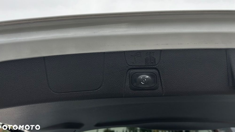 Ford C-MAX 2.0 TDCi Start-Stop-System Titanium - 23