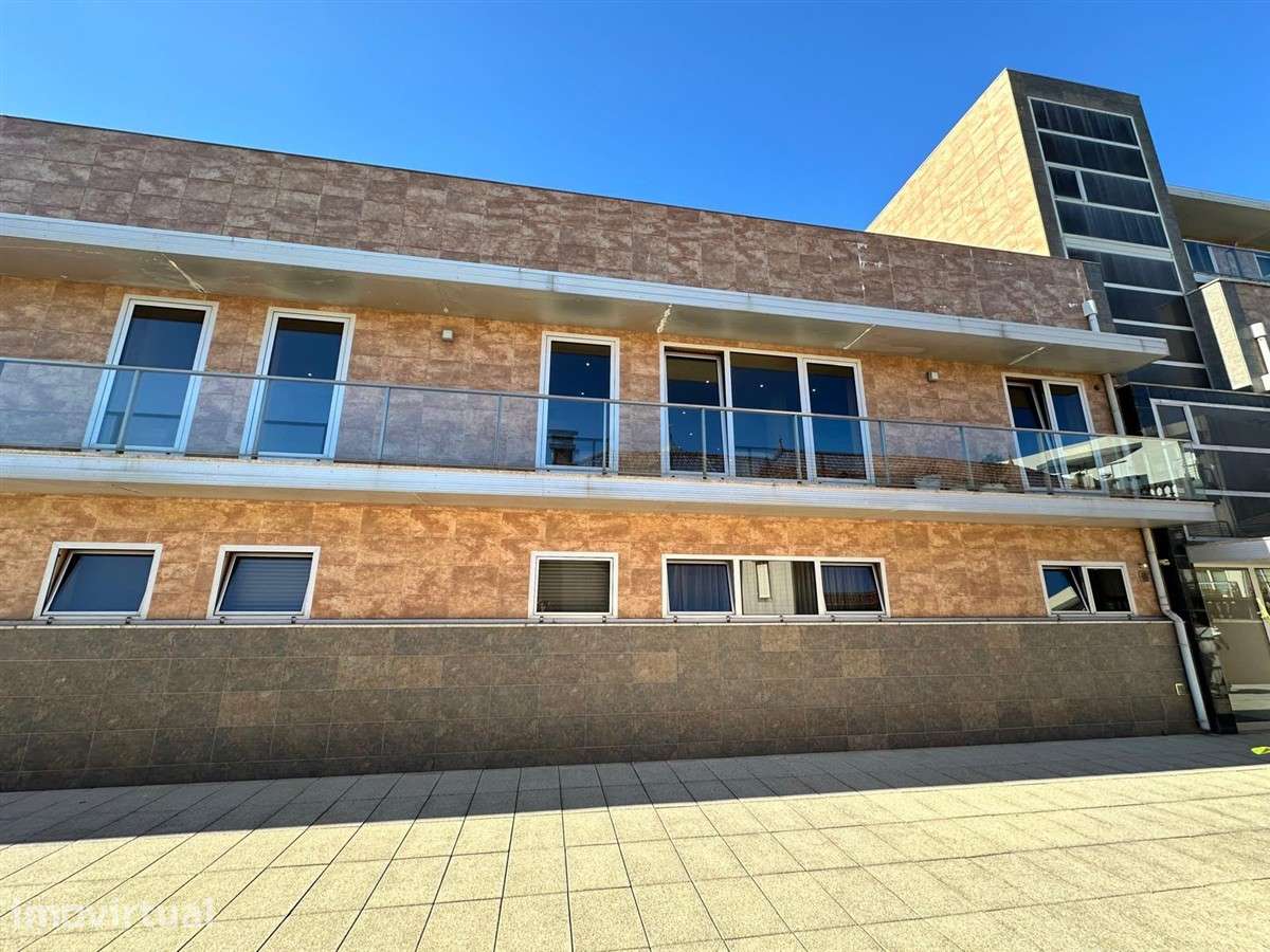 T4 Condomínio fechado com piscina-Póvoa de Varzim-Garagem - Grande imagem: 5/20