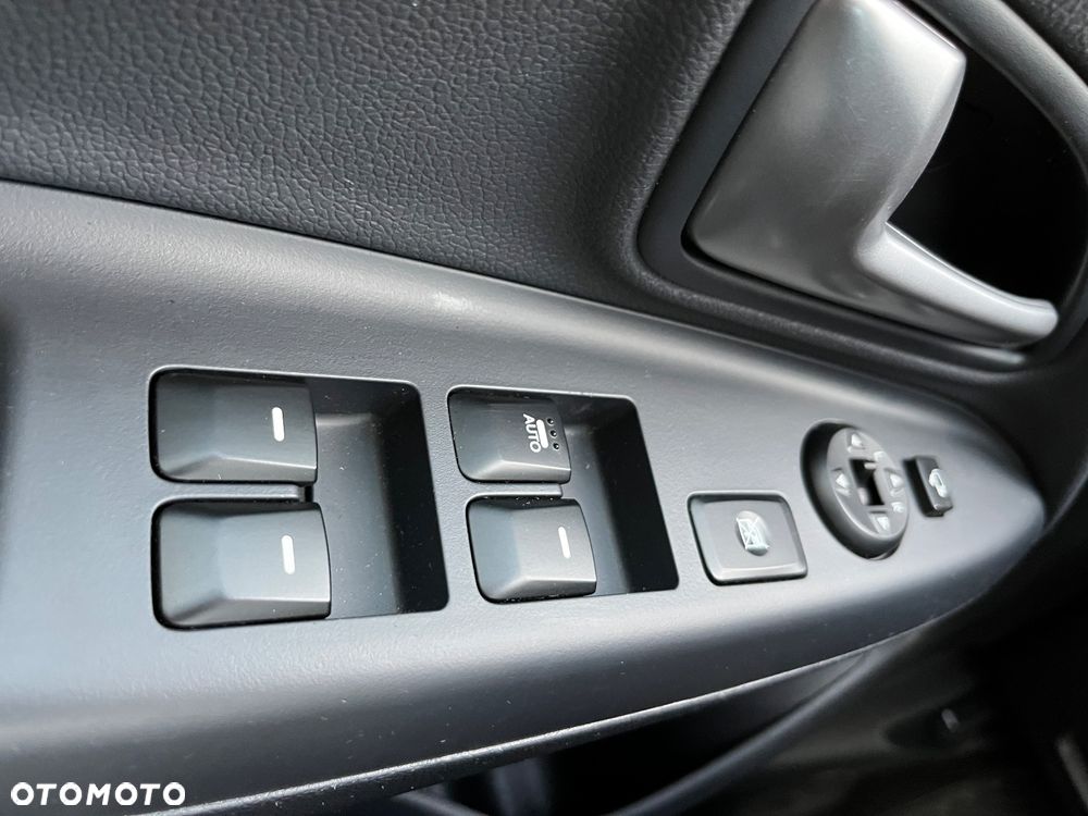 Kia Rio - 16