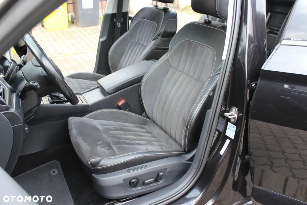 Skoda Superb 2.0 TDI DSG Premium Edition - 17