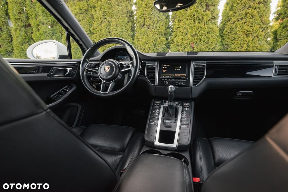 Porsche Macan S - 35