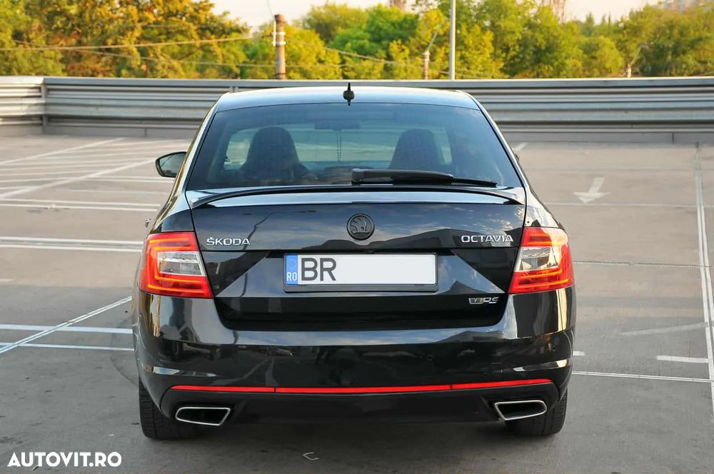 Skoda Octavia 2.0 TDI DSG RS - 13