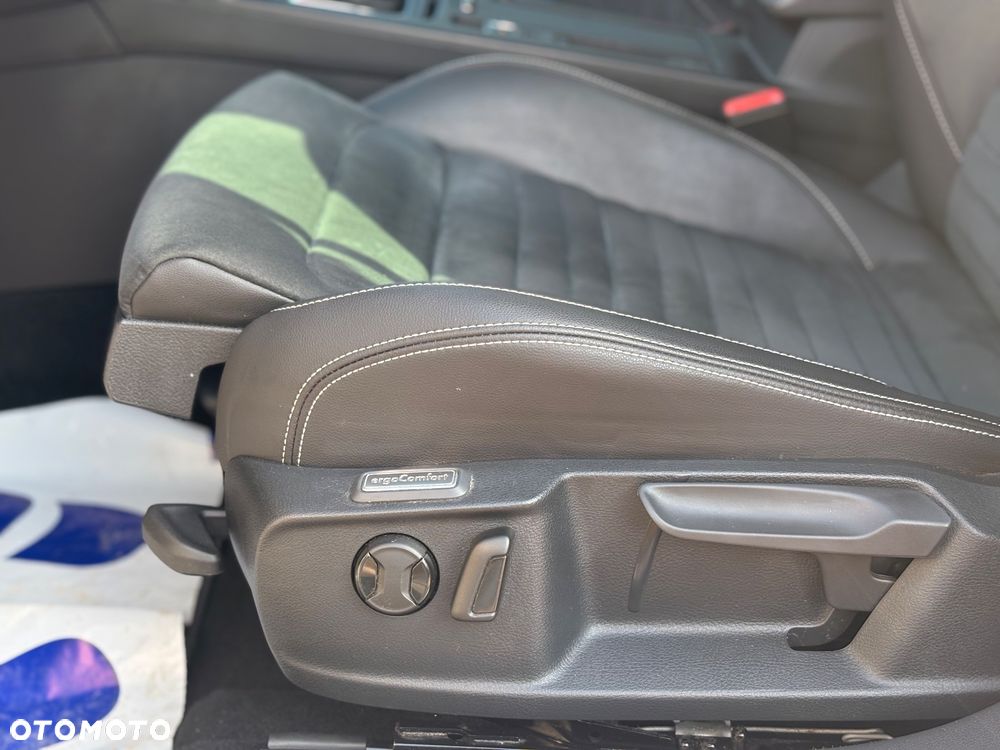 Volkswagen Passat 2.0 TDI EVO Elegance DSG - 25