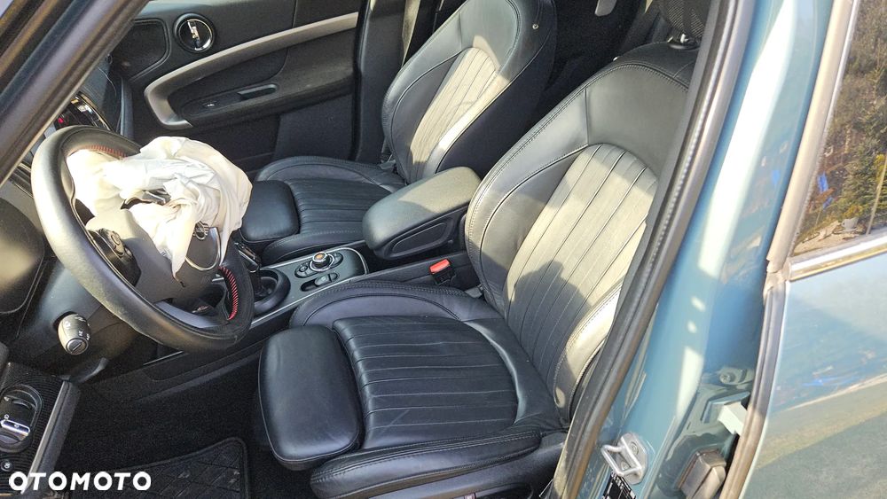 MINI John Cooper Works All4 Essential Trim - 7