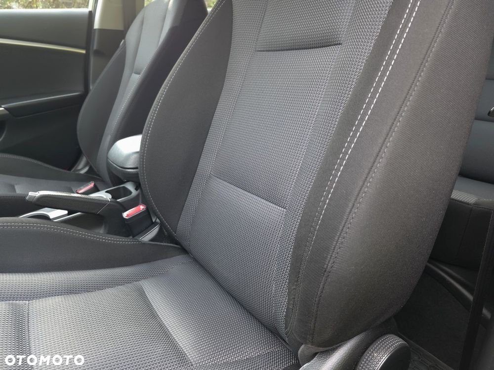 Hyundai i30 blue 1.6 CRDi Style - 19