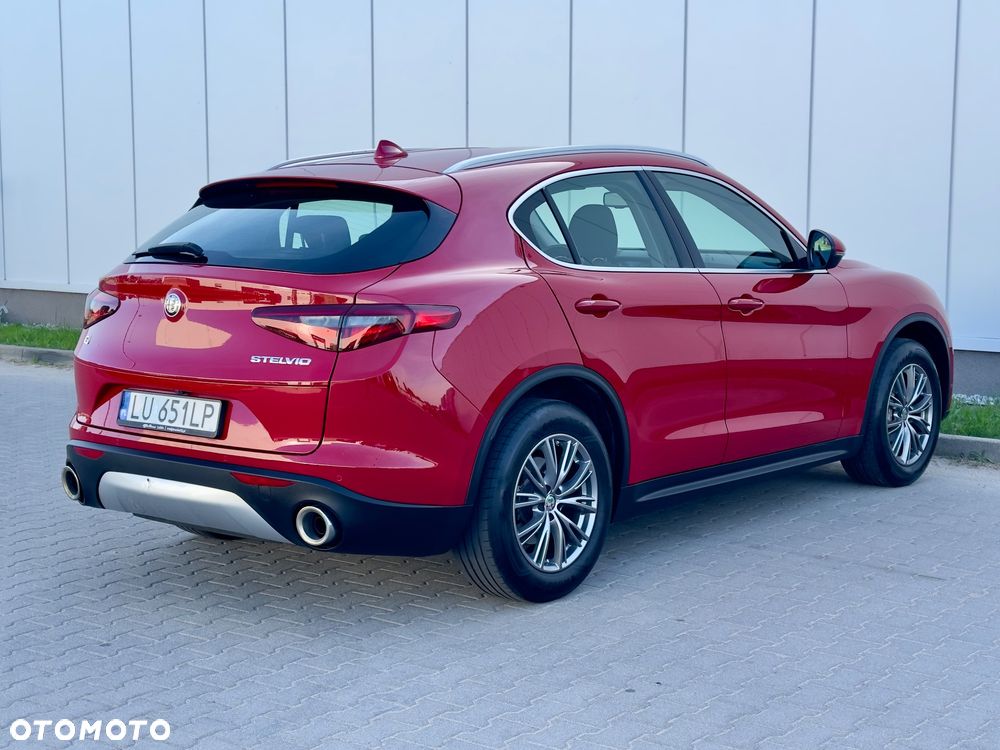 Alfa Romeo Stelvio - 12