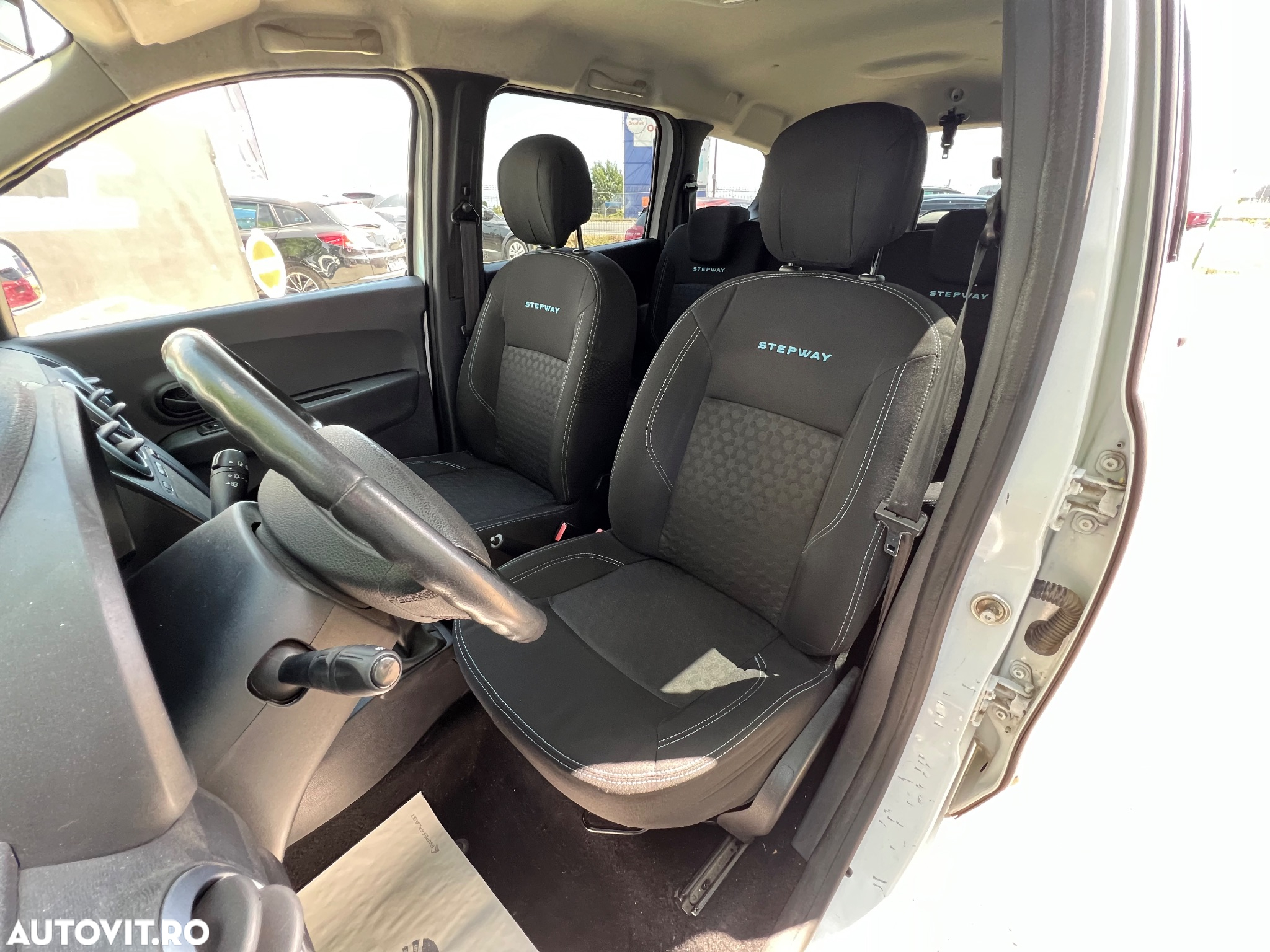 Dacia Lodgy TCe 115 Stepway - 8