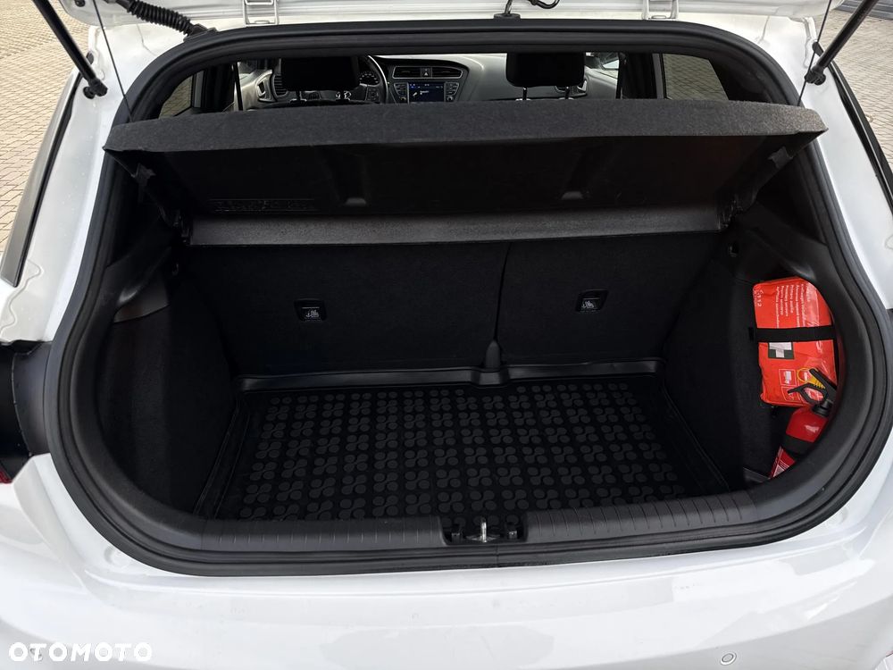 Hyundai i20 - 20