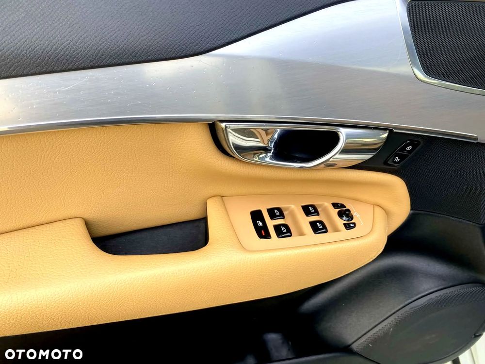 Volvo XC 90 D5 AWD Inscription 7os - 29