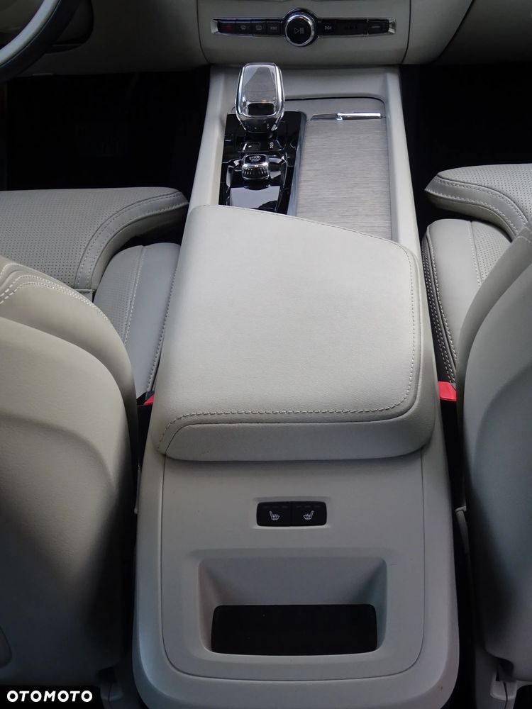 Volvo XC 60 - 25