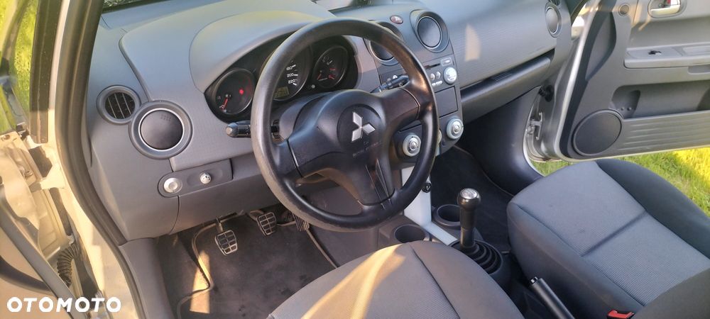 Mitsubishi Colt - 7