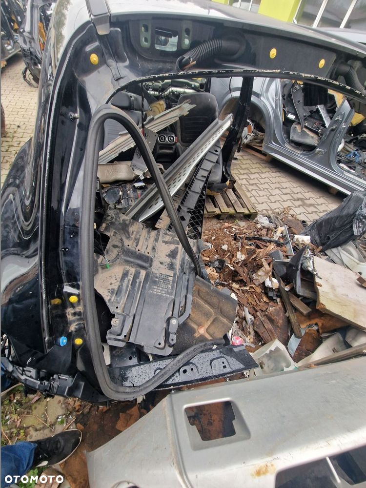 ćwiartka tylna lewa mercedes glc 254 suv - 2