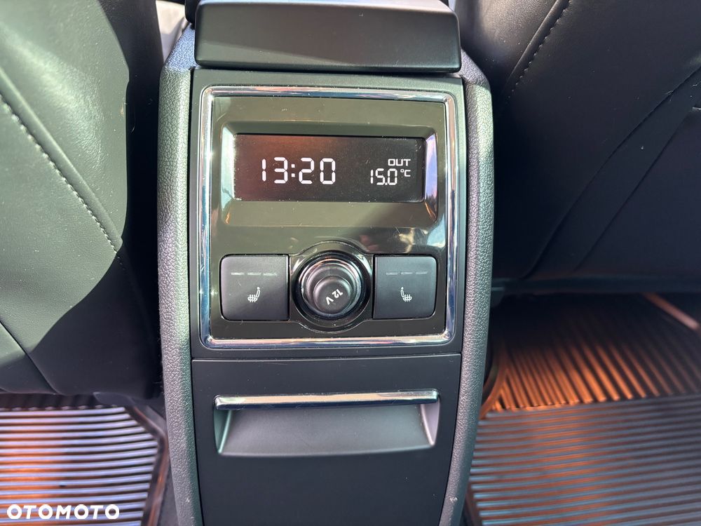 Skoda Superb 2.0 TDI DSG Elegance - 23