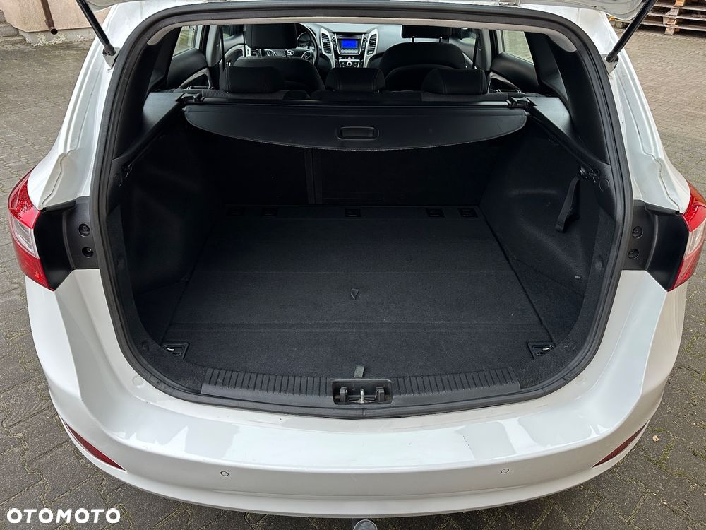 Hyundai i30 blue Kombi 1.6 GDi Passion - 13