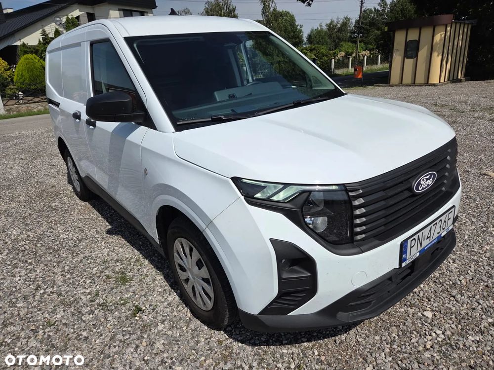 Ford Transit Courier - 14