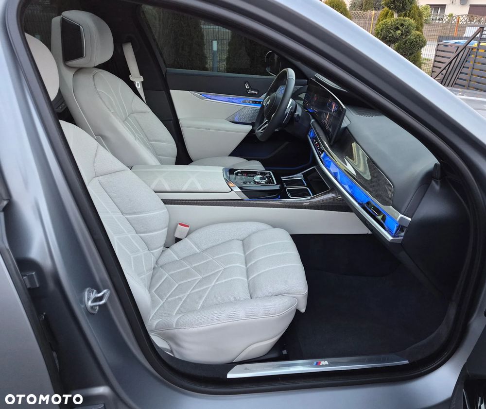 BMW Seria 7 740i - 15