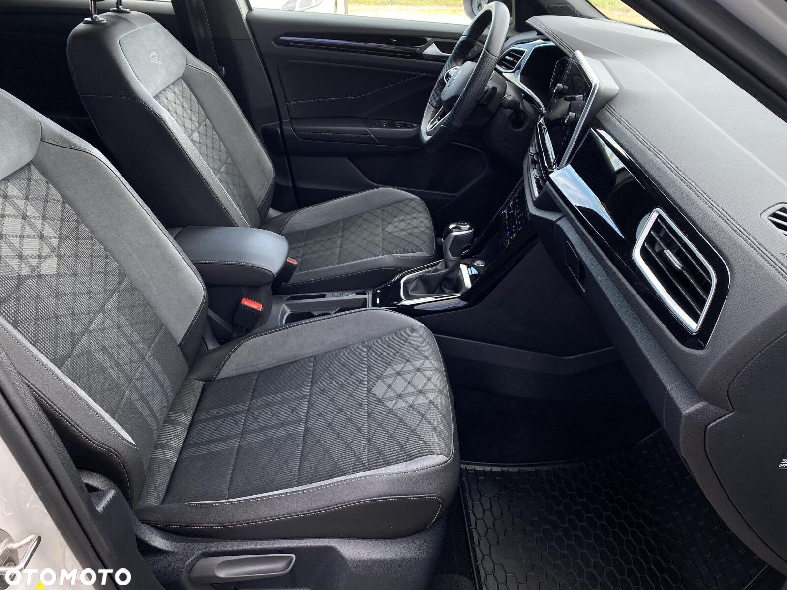 Volkswagen T-Roc 1.5 TSI R-Line DSG - 27