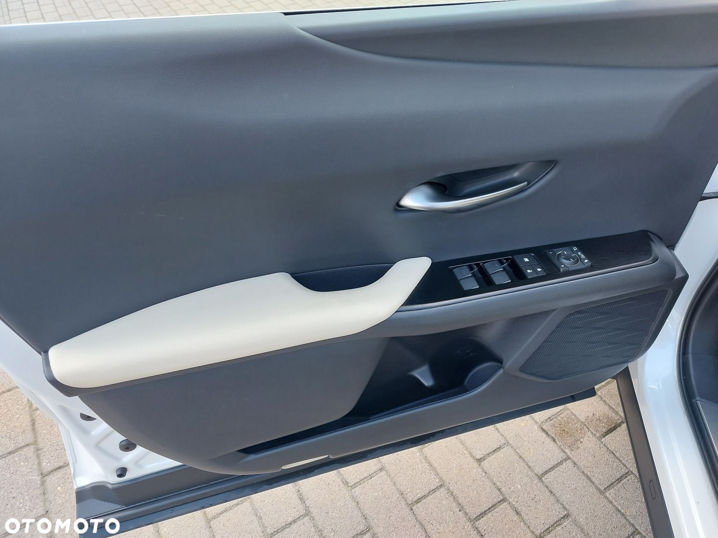 Lexus UX - 10