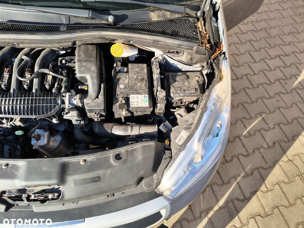 Peugeot 208 - 14