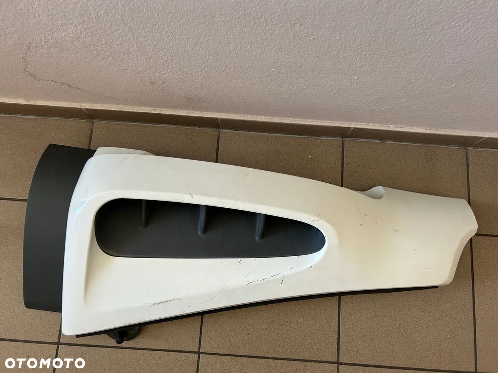 IVECO EUROCARGO PRAWA OWIEWKA KABINY, PRAWY DIFUZOR 504039215 504100796 - 2