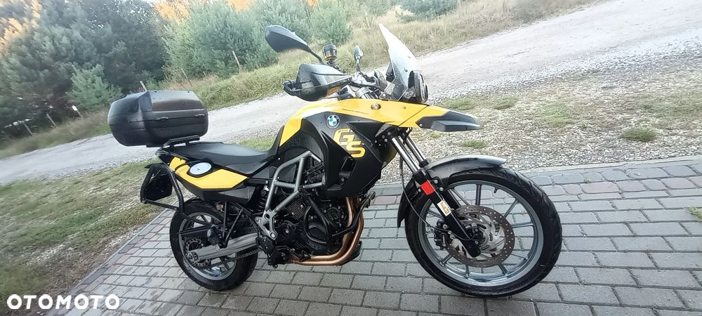 BMW F - 12